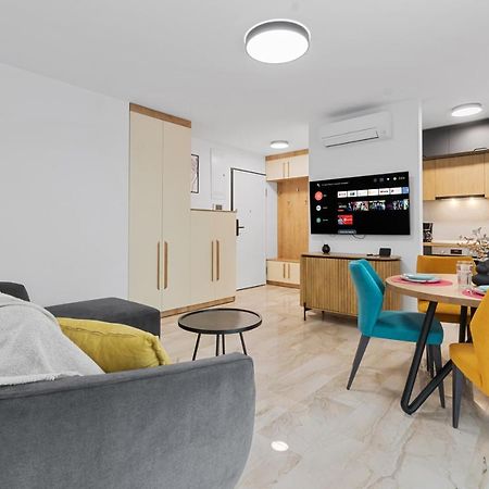 Apartament Opera Residence - Cismigiu, Eroilor, Free Private Parking Bukarest Eksteriør billede