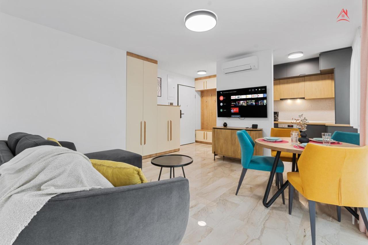 Apartament Opera Residence - Cismigiu, Eroilor, Free Private Parking Bukarest Eksteriør billede