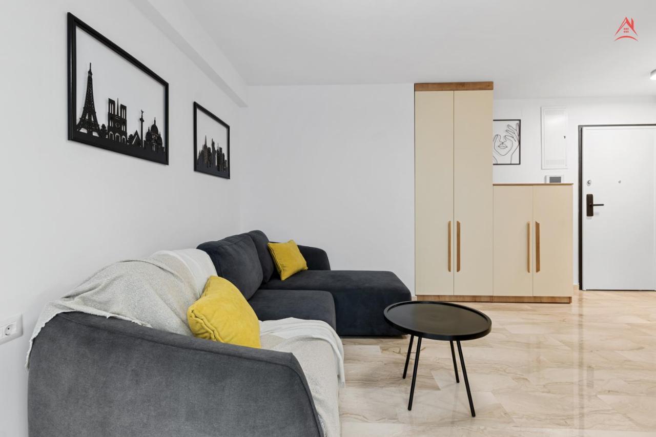 Apartament Opera Residence - Cismigiu, Eroilor, Free Private Parking Bukarest Eksteriør billede