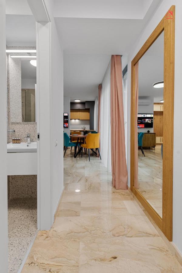 Apartament Opera Residence - Cismigiu, Eroilor, Free Private Parking Bukarest Eksteriør billede