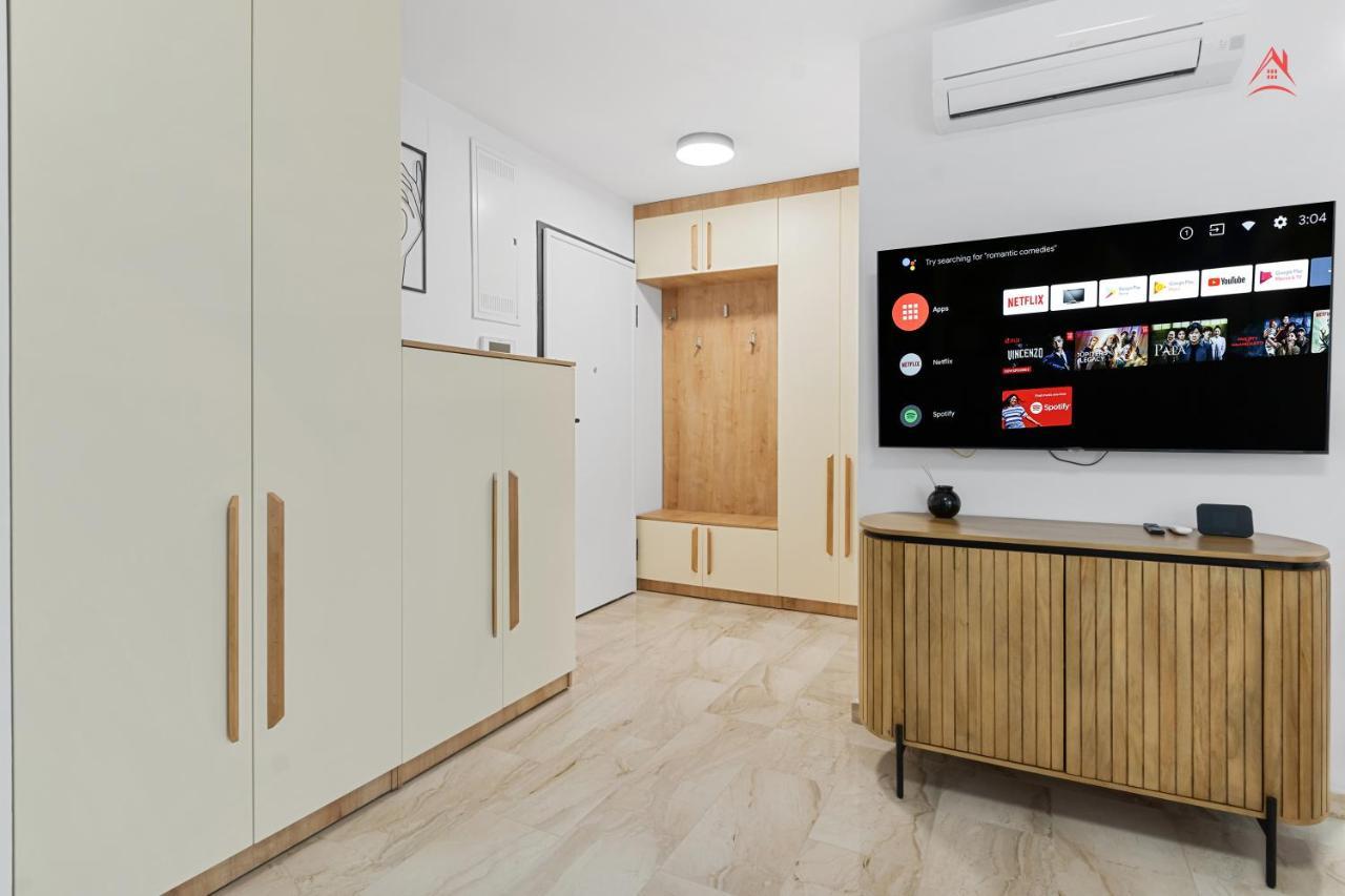 Apartament Opera Residence - Cismigiu, Eroilor, Free Private Parking Bukarest Eksteriør billede