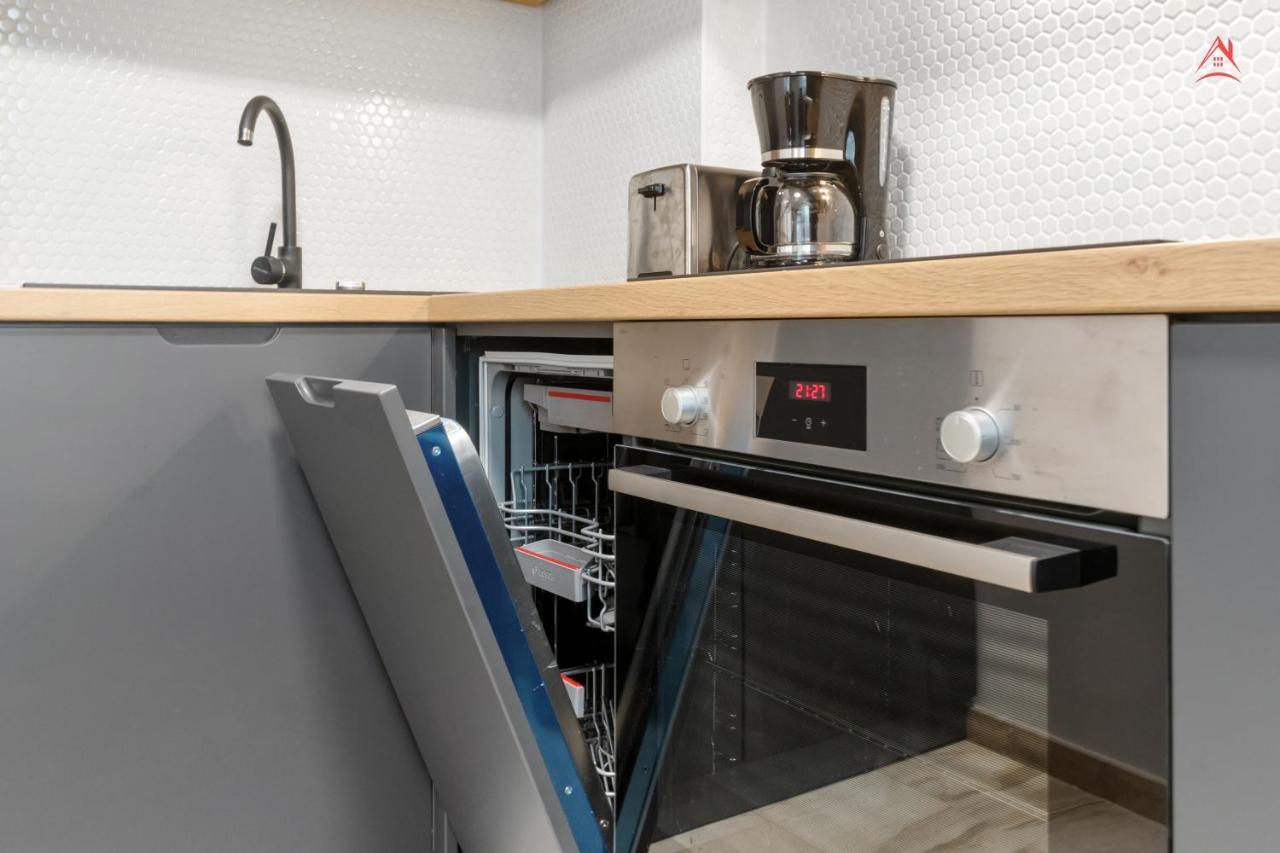 Apartament Opera Residence - Cismigiu, Eroilor, Free Private Parking Bukarest Eksteriør billede